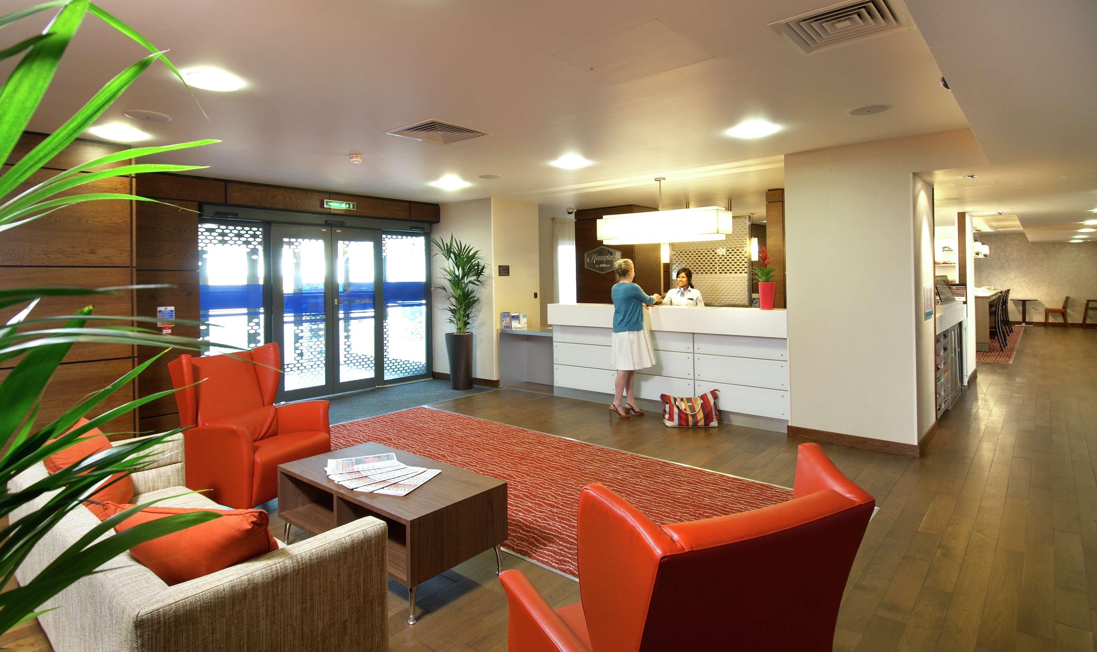 Hampton By Hilton Corby 호텔 내부 사진